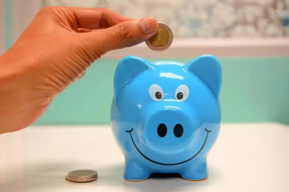 Smart Money Habits That Make Life Feel Less Complicated