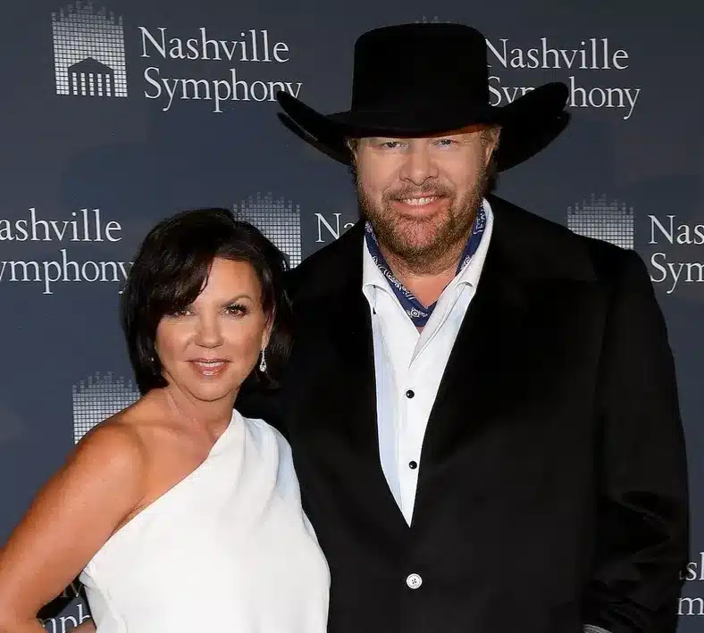 Toby Keith's Wife Everything You Need to Know About Tricia Lucus (Age, Net Worth, Relationship & More)
